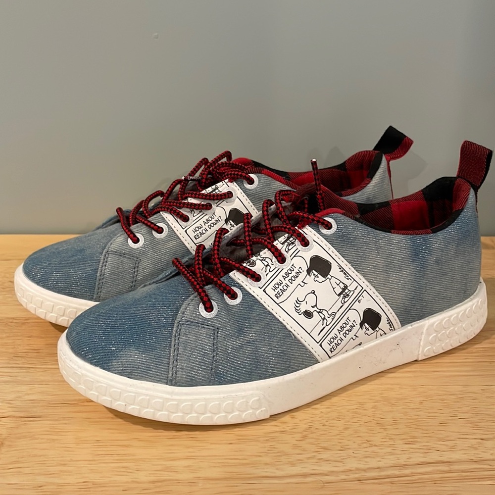 Desigual. Peanuts denim sneaker with red plaid 7.5W